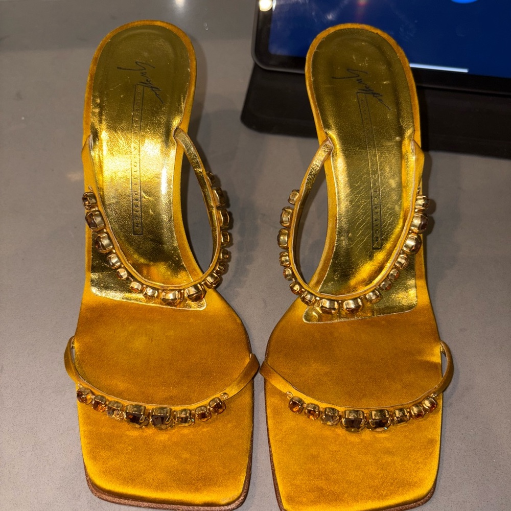 Giuseppe Zanotti Gold/yellow Beaded Heels